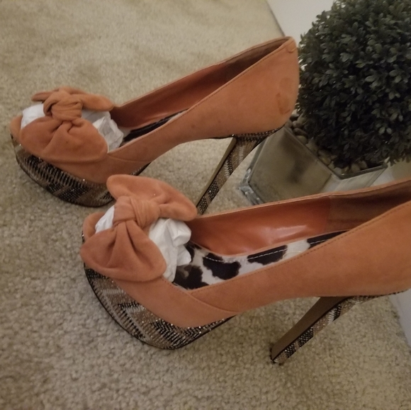 Shoe - Picture 5 of 6